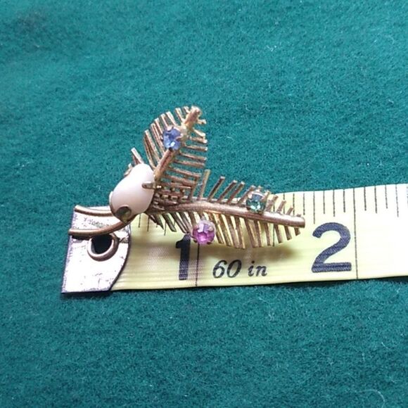 Antique Baby Pearl Tooth Gold Tone Metal Leaf Brooch with Multicolor Gems - Picture 4 of 5